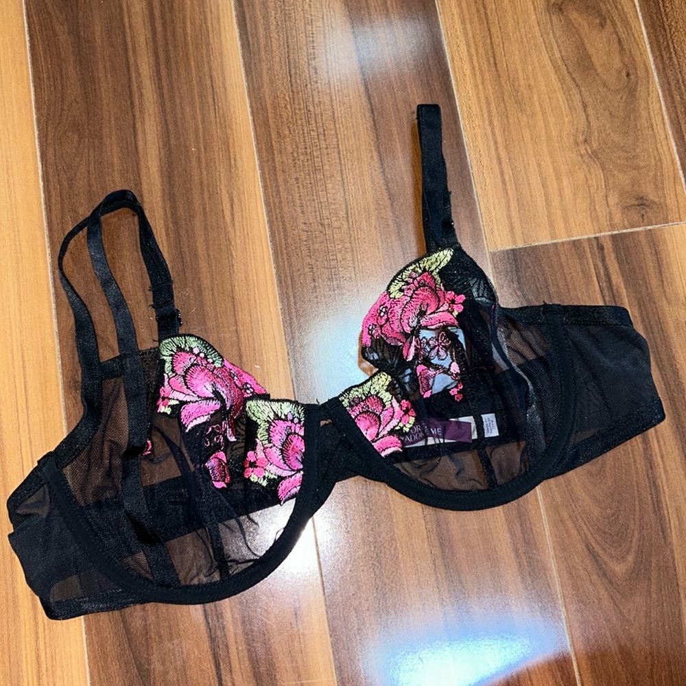 38B Adored by adore me unlined embroidered floral bra Jayda